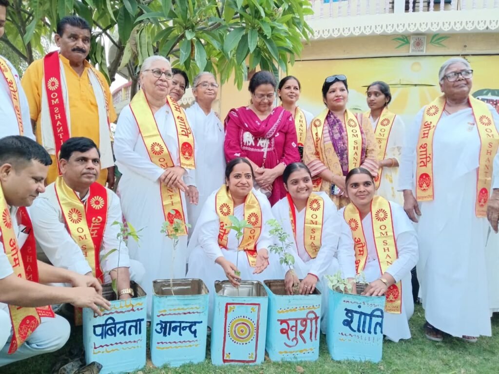 मालनपुर में 'एक पेड़, मां के नाम' अभियान के तहत किया गया वृक्षारोपण 3 मालनपुर में 'एक पेड़, मां के नाम' अभियान के तहत किया गया वृक्षारोपण | New India Times