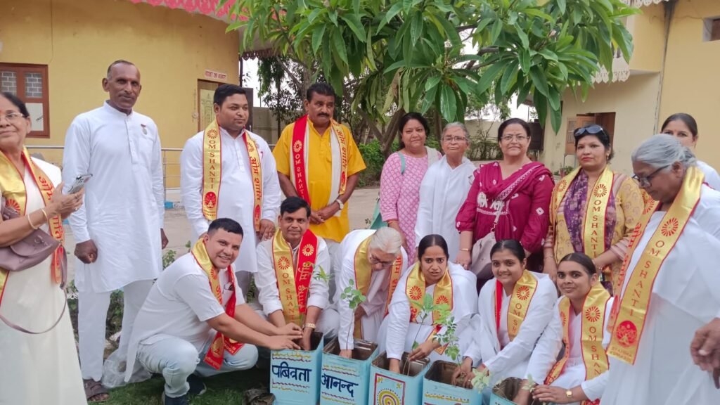मालनपुर में 'एक पेड़, मां के नाम' अभियान के तहत किया गया वृक्षारोपण 2 मालनपुर में 'एक पेड़, मां के नाम' अभियान के तहत किया गया वृक्षारोपण | New India Times