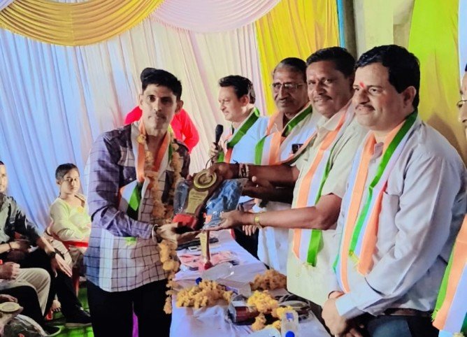 आर्यव्रत पत्रकार संघ का प्रतिभा सम्मान एवं मिलन समारोह सम्पन्न, 100 से अधिक पत्रकार हुए शामिल 1 आर्यव्रत पत्रकार संघ का प्रतिभा सम्मान एवं मिलन समारोह सम्पन्न, 100 से अधिक पत्रकार हुए शामिल | New India Times