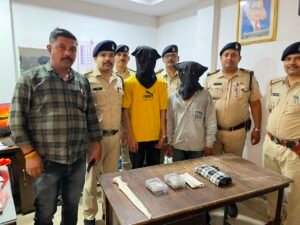 दुकान के नौकर ने ही रची थी 2 लाख की लूट की साजिश, दो आरोपी गिरफ्तार