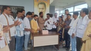 कांग्रेस कार्यकर्ताओं ने हर्षोल्लास से मनाया नकुलनाथ का जन्मदिन