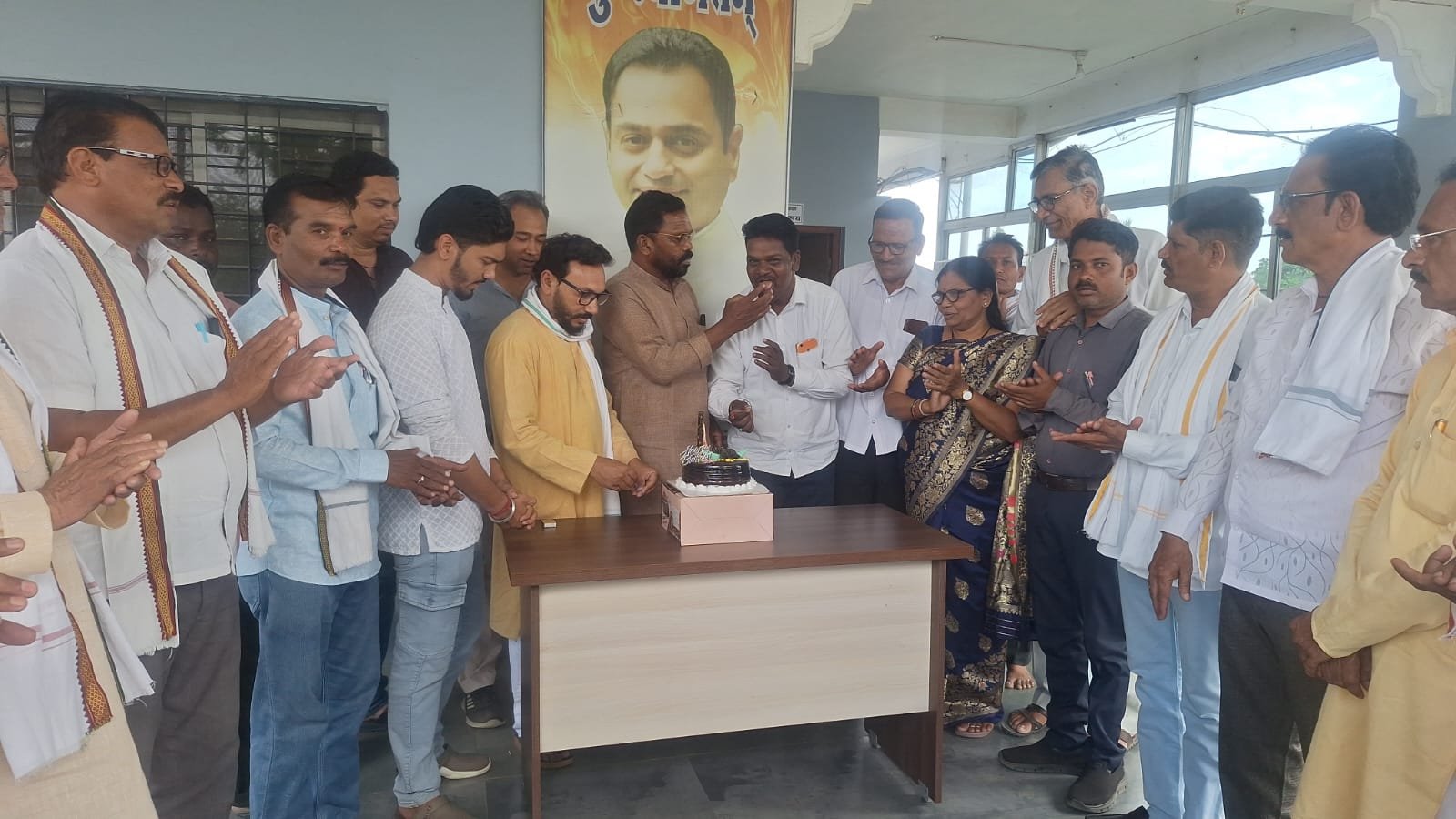 कांग्रेस कार्यकर्ताओं ने हर्षोल्लास से मनाया नकुलनाथ का जन्मदिन 1 कांग्रेस कार्यकर्ताओं ने हर्षोल्लास से मनाया नकुलनाथ का जन्मदिन | New India Times
