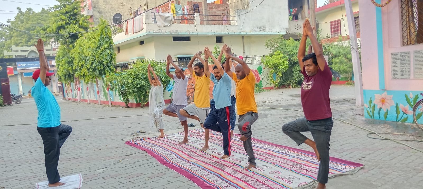 अंतर्राष्ट्रीय योग दिवस पर अलवापुर रविदास मंदिर में सामूहिक योगाभ्यास, स्वस्थ जीवन का दिया संदेश 1 अंतर्राष्ट्रीय योग दिवस पर अलवापुर रविदास मंदिर में सामूहिक योगाभ्यास, स्वस्थ जीवन का दिया संदेश | New India Times
