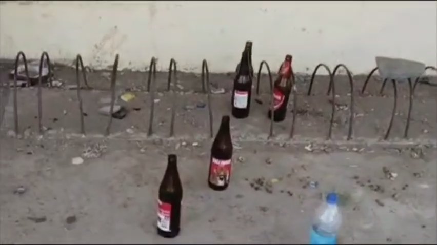 स्कूल परिसर में शराबियों का अड्डा: पार्किंग में मिली खाली बोतलें, विद्यार्थियों पर पड़ रहा बुरा असर | New India Times