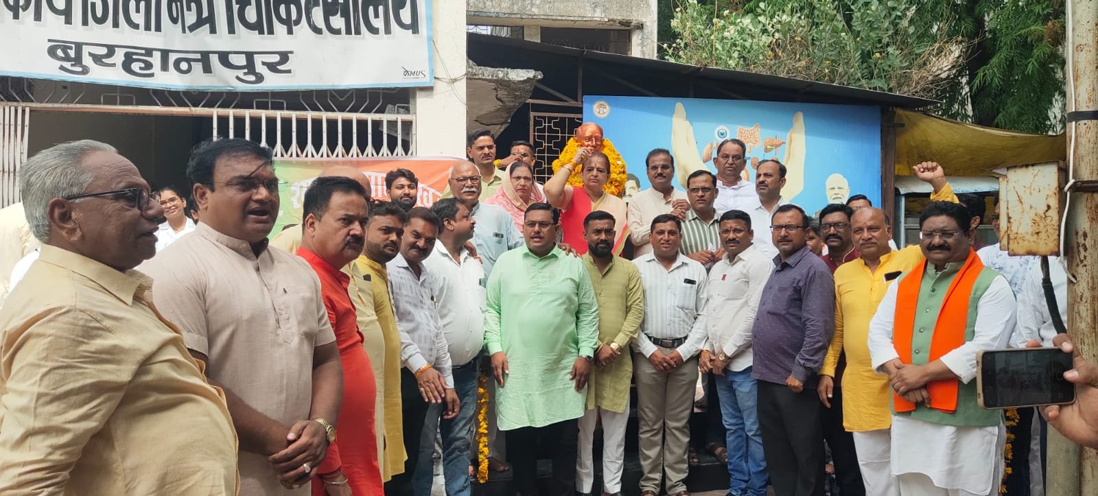बलिदान दिवस पर डॉ. श्यामा प्रसाद मुखर्जी को श्रद्धांजलि, विकास कार्यों की हुई घोषणा 1 बलिदान दिवस पर डॉ. श्यामा प्रसाद मुखर्जी को श्रद्धांजलि, विकास कार्यों की हुई घोषणा | New India Times