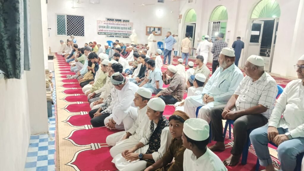 जुन्नारदेव में राष्ट्रीय एकता और सामाजिक सद्भाव पर विचार गोष्ठी आयोजित 2 जुन्नारदेव में राष्ट्रीय एकता और सामाजिक सद्भाव पर विचार गोष्ठी आयोजित | New India Times