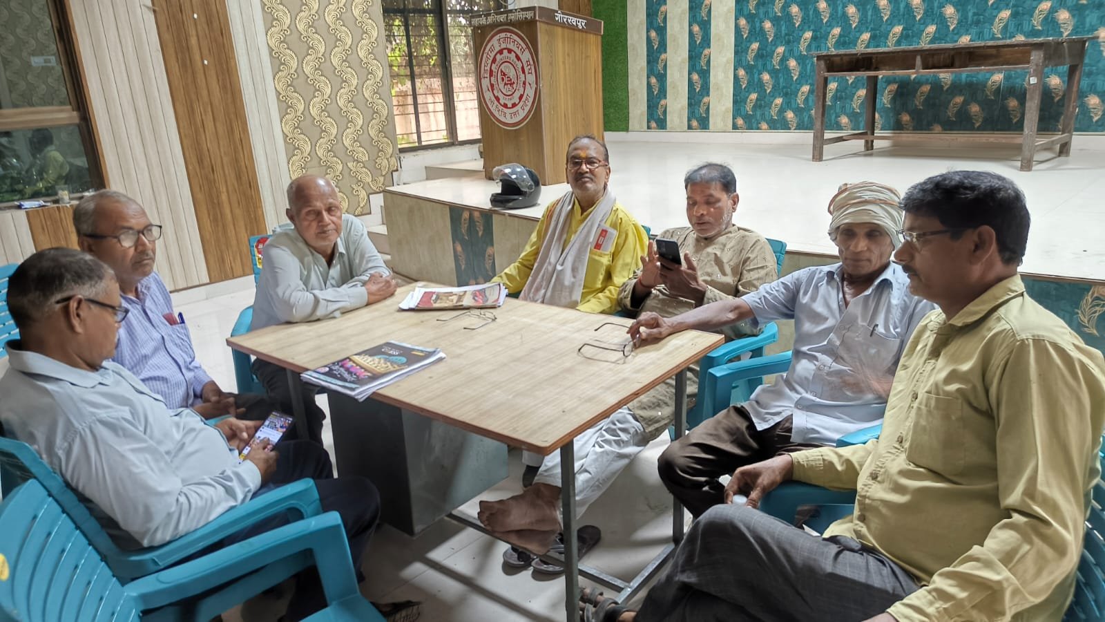 आठवें वेतन आयोग के लिए कर्मचारियों ने रखीं प्रमुख मांगें, न्यूनतम वेतन ₹69 हजार करने की मांग 1 आठवें वेतन आयोग के लिए कर्मचारियों ने रखीं प्रमुख मांगें, न्यूनतम वेतन ₹69 हजार करने की मांग | New India Times