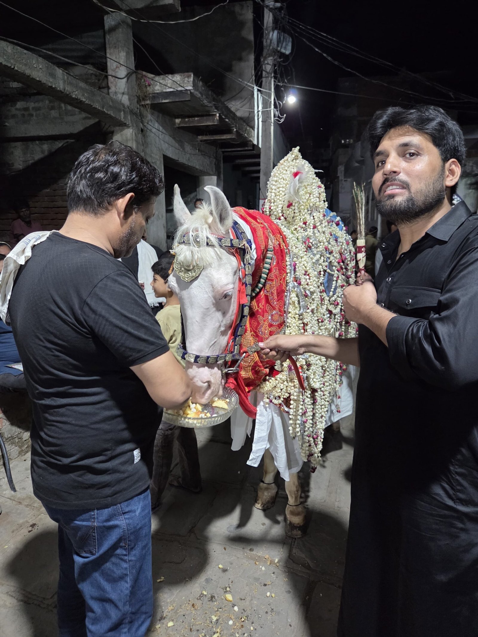 7 मुहर्रम पर चुनार में अकीदत के साथ निकला हज़रत इमाम हुसैन (अ.स.) की याद में पारंपरिक जुलूस 1 7 मुहर्रम पर चुनार में अकीदत के साथ निकला हज़रत इमाम हुसैन (अ.स.) की याद में पारंपरिक जुलूस | New India Times