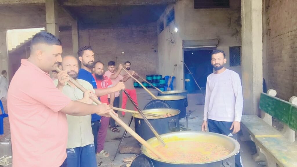 मोहर्रम की 8वीं तारीख पर नूरी गार्डन में हलीम का लंगर, बड़ी संख्या में अकीदतमंदों ने लिया लजीज हलीम का स्वाद 2 मोहर्रम की 8वीं तारीख पर नूरी गार्डन में हलीम का लंगर, बड़ी संख्या में अकीदतमंदों ने लिया लजीज हलीम का स्वाद | New India Times