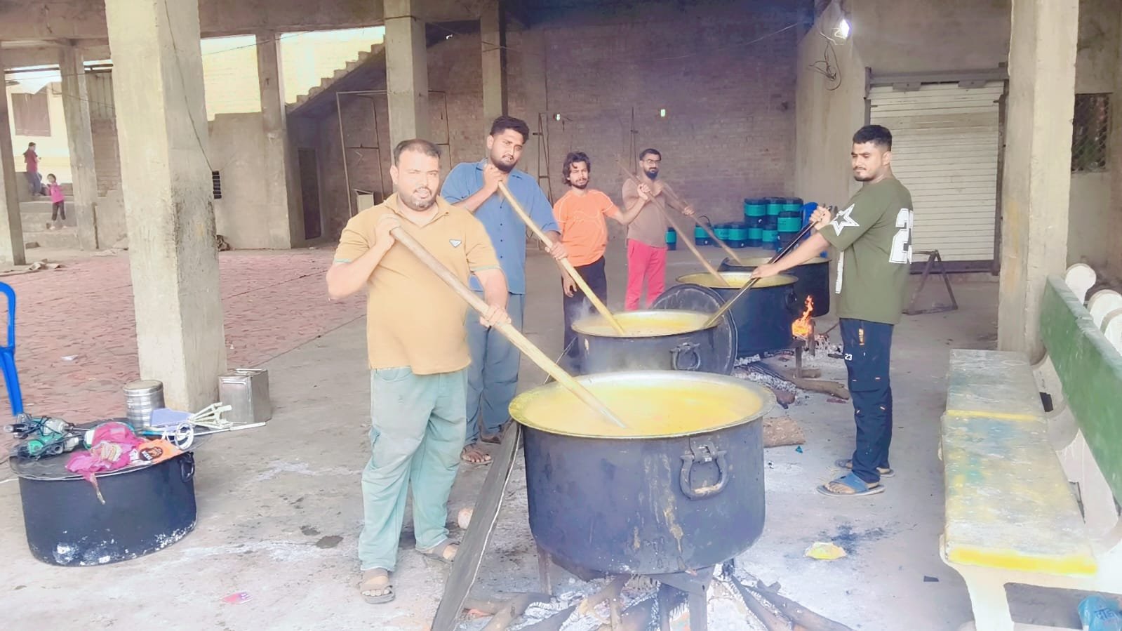 मोहर्रम की 8वीं तारीख पर नूरी गार्डन में हलीम का लंगर, बड़ी संख्या में अकीदतमंदों ने लिया लजीज हलीम का स्वाद | New India Times