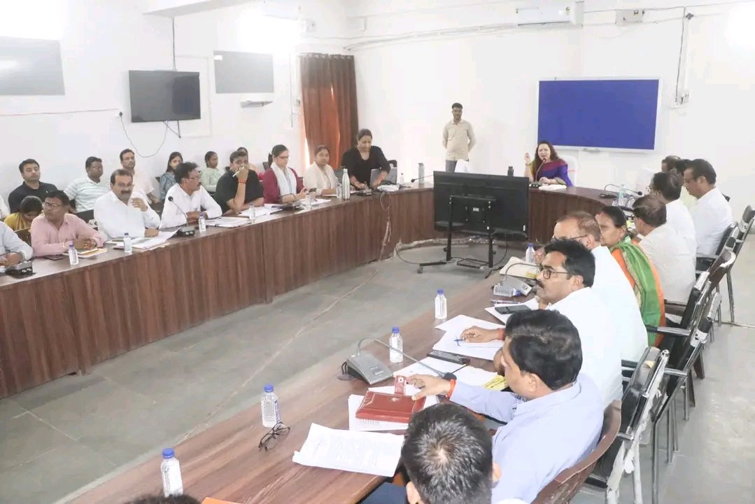 फार्मर रजिस्ट्री में तेजी लाने के निर्देश, समय-सीमा प्रकरणों की बैठक संपन्न | New India Times