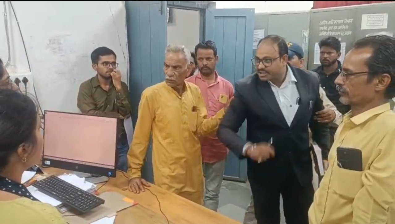 ख़बर का असर: थाने के जरिए लिखित माफी, रायसेन एसडीएम कार्यालय विवाद शांतिपूर्ण समाधान की ओर 1 ख़बर का असर: थाने के जरिए लिखित माफी, रायसेन एसडीएम कार्यालय विवाद शांतिपूर्ण समाधान की ओर | New India Times