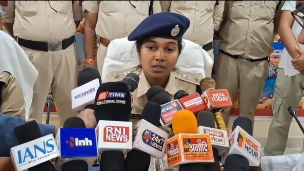 पन्ना पुलिस की बड़ी कामयाबी: ₹7.50 लाख की ऑनलाइन ठगी करने वाले अंतर्राज्यीय गिरोह के दो शातिर आरोपी यूपी से गिरफ़्तार | New India Times
