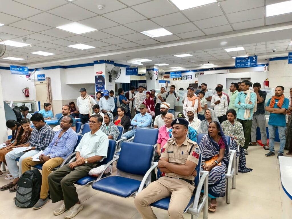 ऑपरेशन सेफ क्लिक 2.0: अनूपपुर पुलिस ने बैंक और कॉलेज में चलाया साइबर जागरूकता अभियान | New India Times