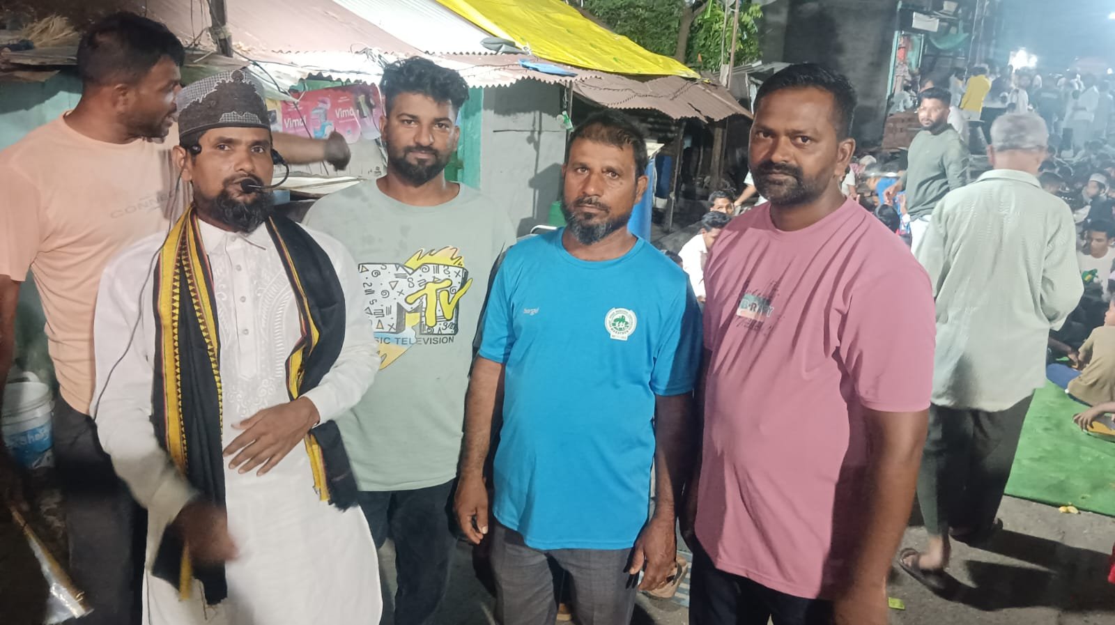 30 वर्षों से मानवता की मिसाल: संजरी ग्रुप का हुसैनी लंगर, सर्वधर्म समभाव का अनूठा प्रतीक | New India Times