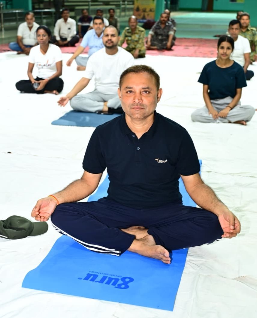 अंतर्राष्ट्रीय योग दिवस पर भागलपुर में भव्य आयोजन, प्रशासनिक अधिकारियों से लेकर आमजन तक ने किया योगाभ्यास 1 अंतर्राष्ट्रीय योग दिवस पर भागलपुर में भव्य आयोजन, प्रशासनिक अधिकारियों से लेकर आमजन तक ने किया योगाभ्यास | New India Times