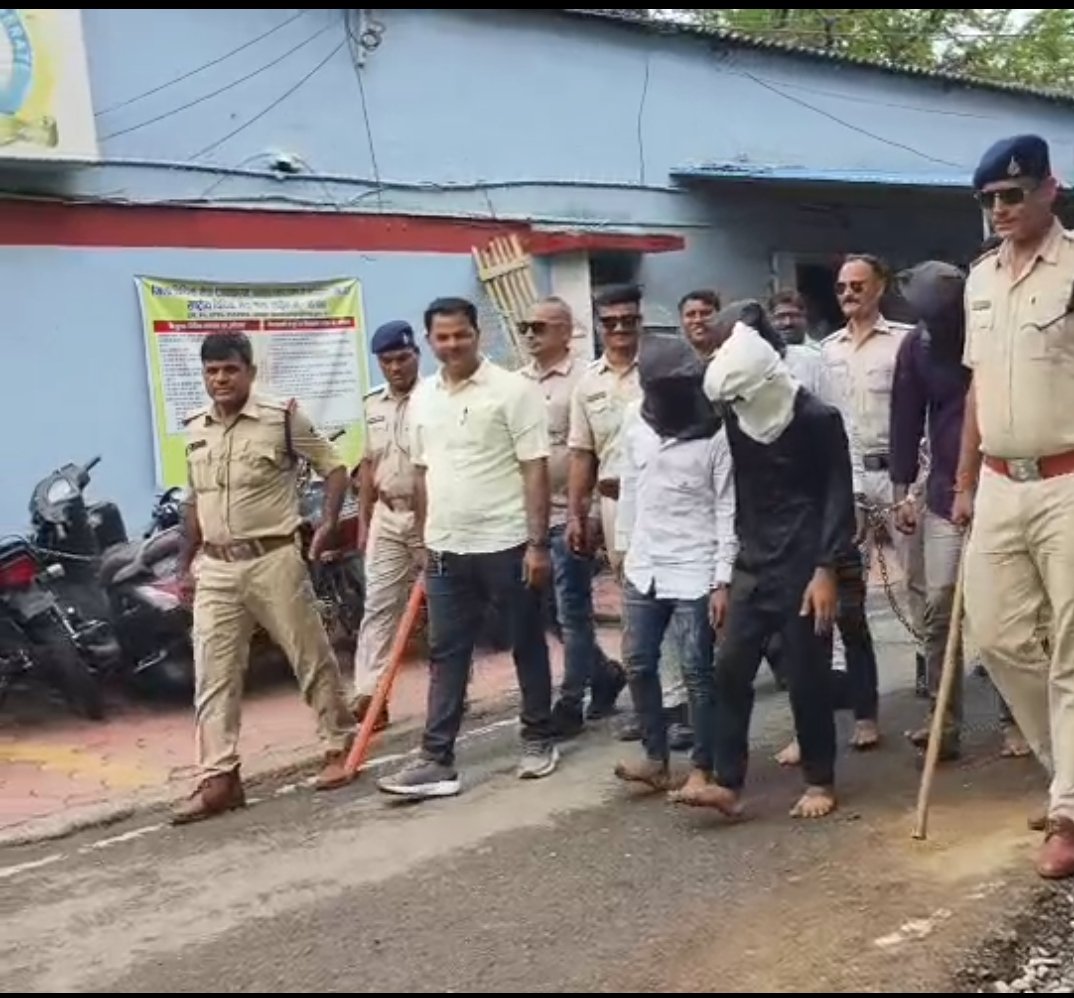 स्पोर्ट बाइक से मोबाइल लूटने वाले गिरोह का थाना अयोध्यानगर पुलिस ने पर्दा फाश कर 4 आरोपियों को किया गिरफ्तार 1 स्पोर्ट बाइक से मोबाइल लूटने वाले गिरोह का थाना अयोध्यानगर पुलिस ने पर्दा फाश कर 4 आरोपियों को किया गिरफ्तार | New India Times