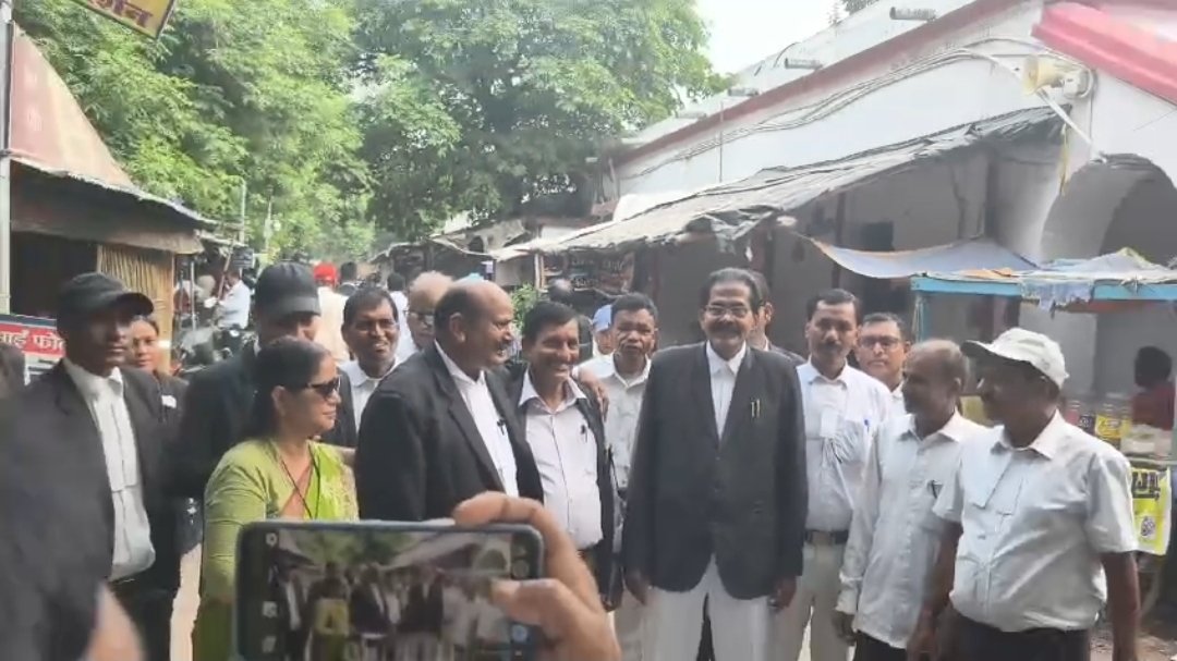 जिला विधिज्ञ संघ चुनाव 2026–28: विभिन्न पदों के प्रत्याशियों ने समर्थकों के साथ किया नामांकन 1 जिला विधिज्ञ संघ चुनाव 2026–28: विभिन्न पदों के प्रत्याशियों ने समर्थकों के साथ किया नामांकन | New India Times