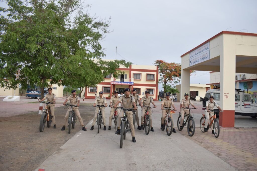 विश्व साइकिल दिवस पर ‘संडे ऑन साइकिल’ कार्यक्रम आयोजित, पुलिस अधीक्षक सहित अधिकारीयों -कर्मचारियों ने लिया हिस्सा, दिया फिटनेस और पर्यावरण संरक्षण का संदेश 2 विश्व साइकिल दिवस पर ‘संडे ऑन साइकिल’ कार्यक्रम आयोजित, पुलिस अधीक्षक सहित अधिकारीयों -कर्मचारियों ने लिया हिस्सा, दिया फिटनेस और पर्यावरण संरक्षण का संदेश | New India Times