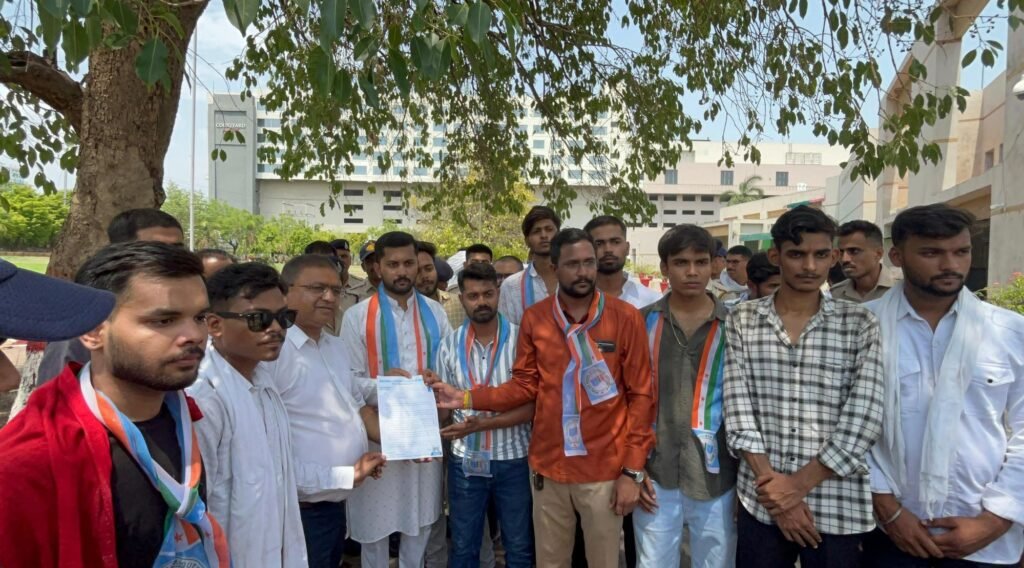 वन रक्षक , जेल प्रहरी की परीक्षा कैंसिल होने के विरोध में NSUI ने घेरा कर्मचारी चयन मंडल का ऑफिस, ज्ञापन सौंपकर की कार्यवाही की माँग 2 वन रक्षक , जेल प्रहरी की परीक्षा कैंसिल होने के विरोध में NSUI ने घेरा कर्मचारी चयन मंडल का ऑफिस, ज्ञापन सौंपकर की कार्यवाही की माँग | New India Times