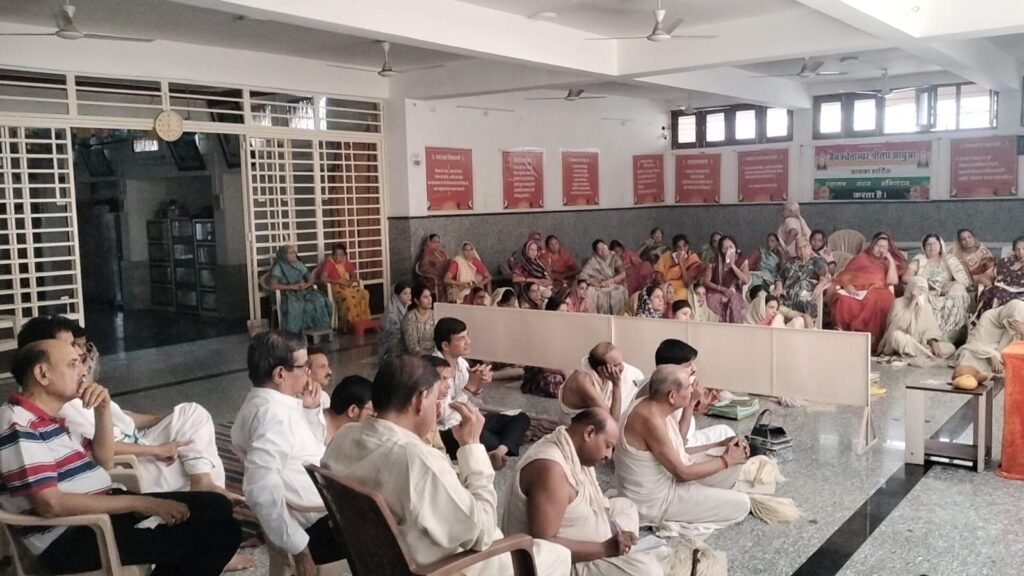 माता-पिता की सेवा ही सबसे बड़ा तीर्थ; शिव महापुराण कथा का हुआ भव्य समापन 2 माता-पिता की सेवा ही सबसे बड़ा तीर्थ; शिव महापुराण कथा का हुआ भव्य समापन | New India Times