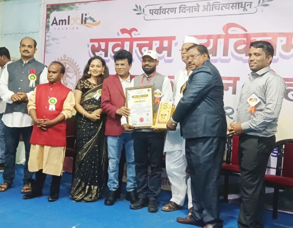 यूनिवर्सल जीवन गौरव पुरस्कार से शायर बेताब हुए सम्मानित 2 यूनिवर्सल जीवन गौरव पुरस्कार से शायर बेताब हुए सम्मानित | New India Times
