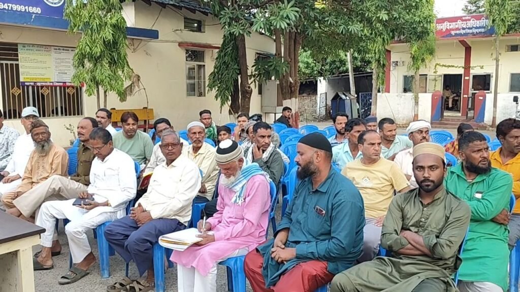 मोहर्रम को लेकर शांति समिति की बैठक, ताजियों की ऊंचाई सीमित रखने के निर्देश 2 मोहर्रम को लेकर शांति समिति की बैठक, ताजियों की ऊंचाई सीमित रखने के निर्देश | New India Times