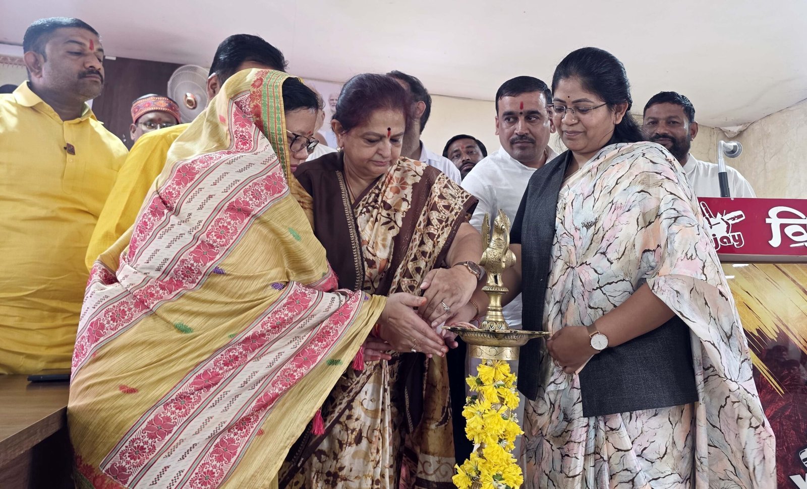 125 दिन रोजगार, ₹300 मजदूरी और पारदर्शी व्यवस्था से आत्मनिर्भर बनेंगे गांव : अर्चना चिटनिस | New India Times