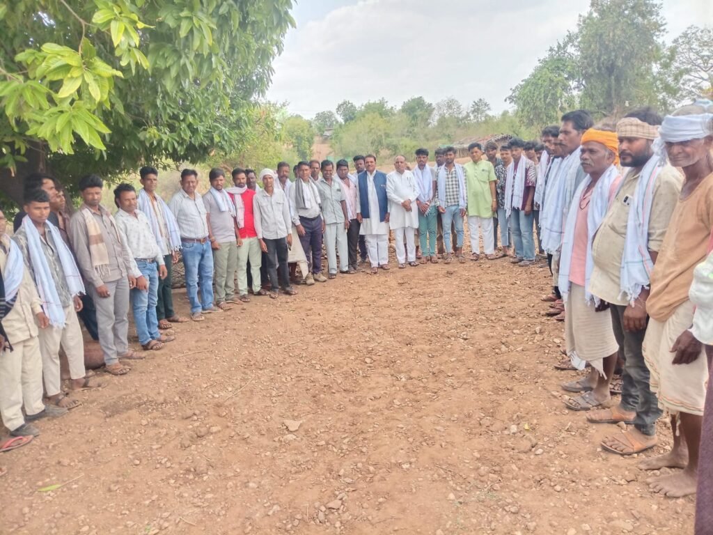 थांदला में भाजपा को बड़ा झटका: 100 से अधिक कार्यकर्ता कांग्रेस में शामिल 2 थांदला में भाजपा को बड़ा झटका: 100 से अधिक कार्यकर्ता कांग्रेस में शामिल | New India Times