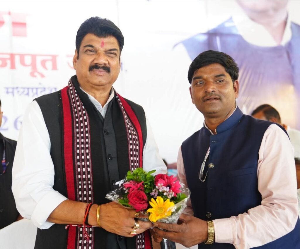महिला डॉक्टर से कथित छेड़छाड़: भाजपा नेता समेत दो पर FIR, गिरफ्तारी के लिए पुलिस की दबिश, डॉक्टरों की हड़ताल 2 महिला डॉक्टर से कथित छेड़छाड़: भाजपा नेता समेत दो पर FIR, गिरफ्तारी के लिए पुलिस की दबिश, डॉक्टरों की हड़ताल | New India Times
