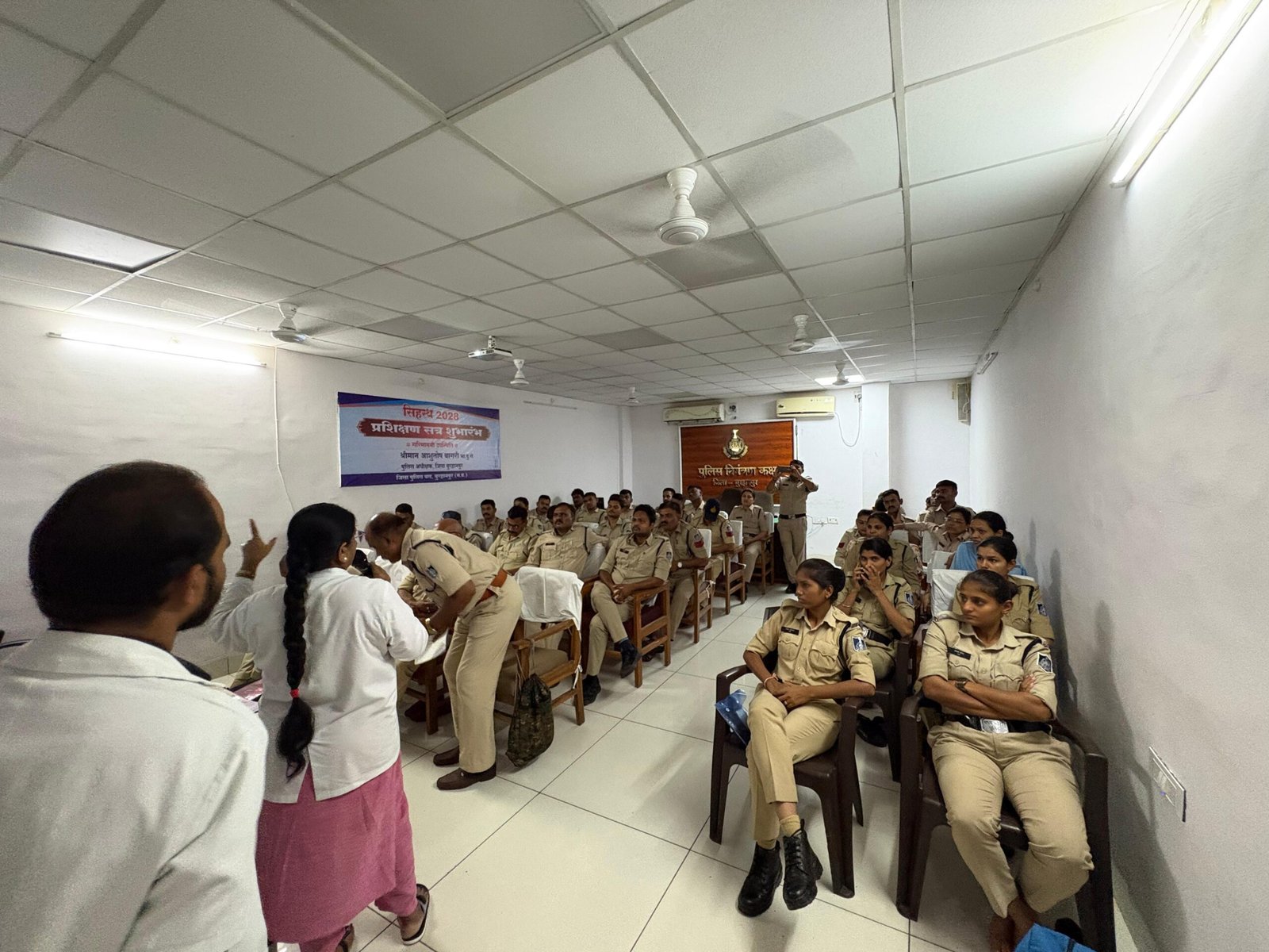 सिंहस्थ-2028 की तैयारियां तेज: बुरहानपुर पुलिस को सीपीआर, प्राथमिक उपचार और मानसिक स्वास्थ्य का विशेष प्रशिक्षण 1 सिंहस्थ-2028 की तैयारियां तेज: बुरहानपुर पुलिस को सीपीआर, प्राथमिक उपचार और मानसिक स्वास्थ्य का विशेष प्रशिक्षण | New India Times
