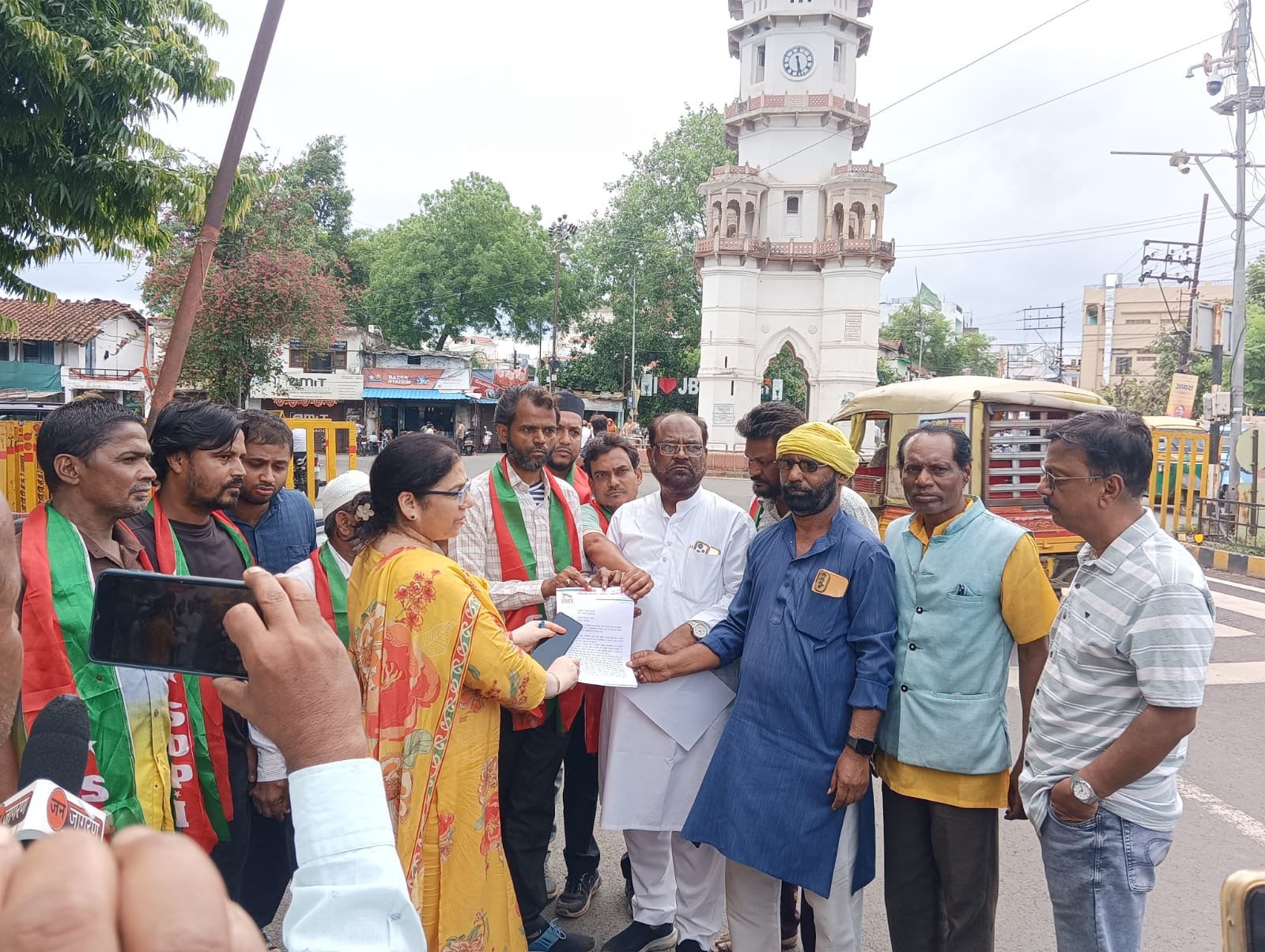 SDPI ने राष्ट्रपति के नाम सौंपा ज्ञापन, यूसीसी पर पुनर्विचार और संवैधानिक अधिकारों की रक्षा की मांग 1 SDPI ने राष्ट्रपति के नाम सौंपा ज्ञापन, यूसीसी पर पुनर्विचार और संवैधानिक अधिकारों की रक्षा की मांग | New India Times