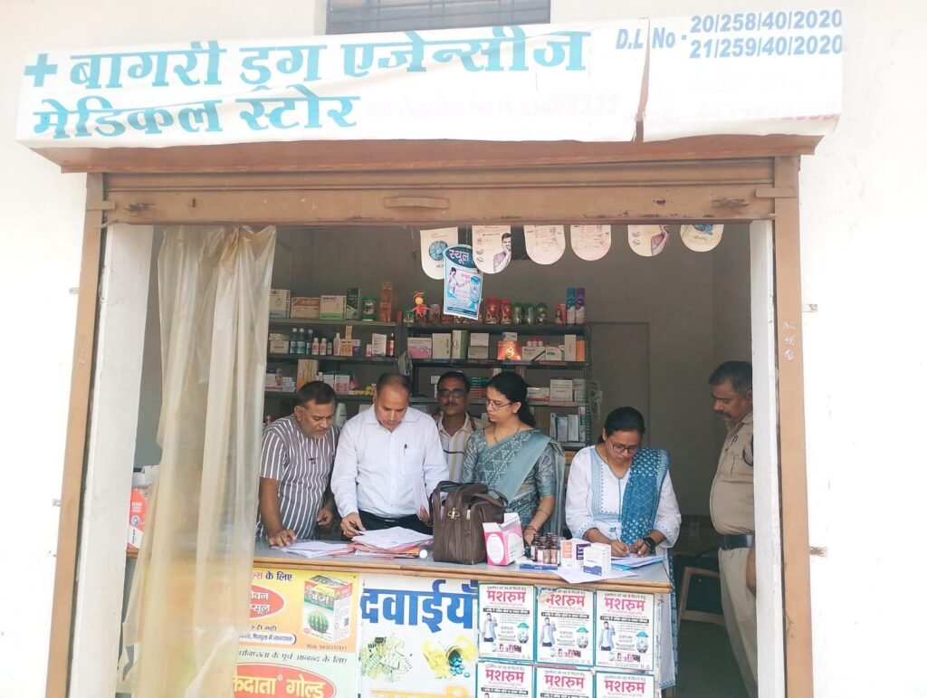 पन्ना में ऑनरेक्स कफ सिरप का बड़ा खेल उजागर, 1.34 लाख बोतलों का हिसाब नहीं, दो दवा एजेंसियां सील | New India Times