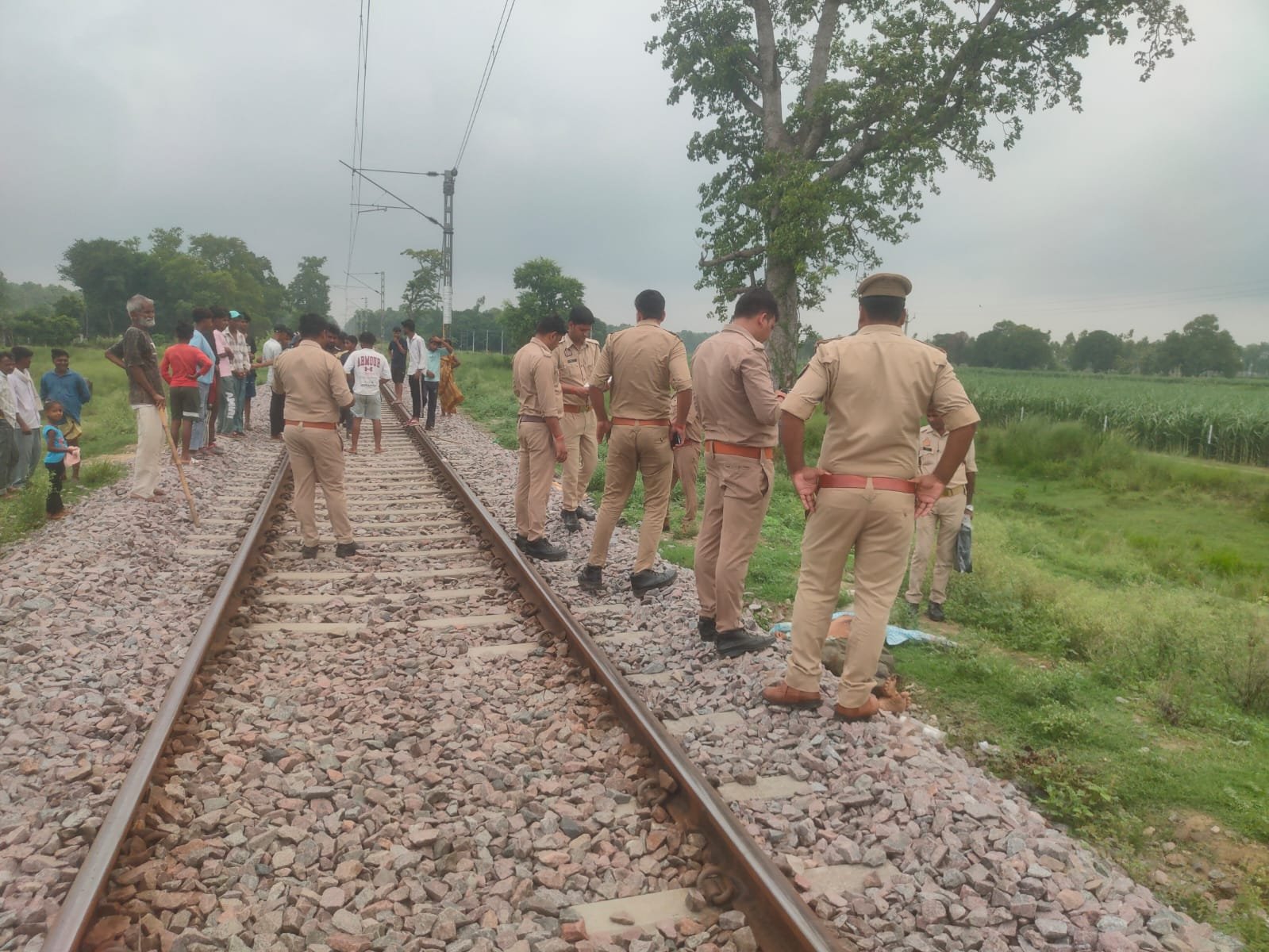 ट्रेन की चपेट में आने से बुजुर्ग की मौत, आधार कार्ड से हुई पहचान | New India Times