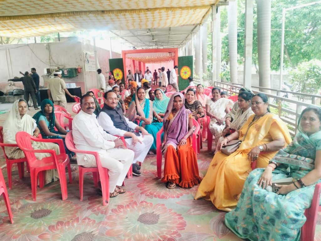झाबुआ में कांग्रेस के दो दिवसीय 'संगठन सर्जन अभियान' प्रशिक्षण शिविर का समापन, पदाधिकारियों को संगठन मजबूती के दिए गए मंत्र 2 झाबुआ में कांग्रेस के दो दिवसीय 'संगठन सर्जन अभियान' प्रशिक्षण शिविर का समापन, पदाधिकारियों को संगठन मजबूती के दिए गए मंत्र | New India Times