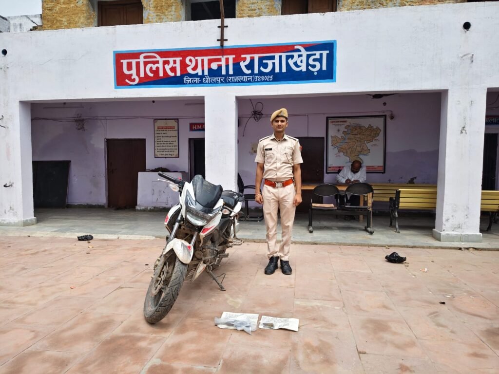 राजाखेड़ा फायरिंग कांड का बड़ा खुलासा: 72 घंटे में पुलिस ने ₹25-25 हजार के दो इनामी बदमाशों को दबोचा, कट्टा और बाइक बरामद | New India Times