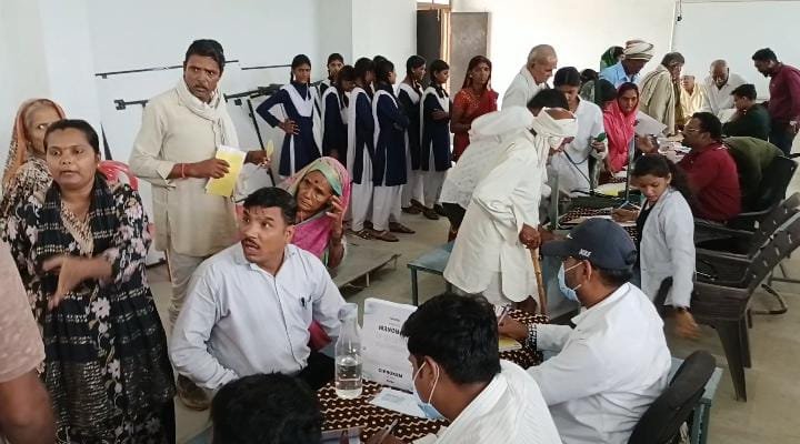 विश्व हिन्दू परिषद-बजरंग दल के सेवा सप्ताह में डोरली में लगा निःशुल्क स्वास्थ्य शिविर, 256 ग्रामीणों ने कराया स्वास्थ्य परीक्षण 2 विश्व हिन्दू परिषद-बजरंग दल के सेवा सप्ताह में डोरली में लगा निःशुल्क स्वास्थ्य शिविर, 256 ग्रामीणों ने कराया स्वास्थ्य परीक्षण | New India Times