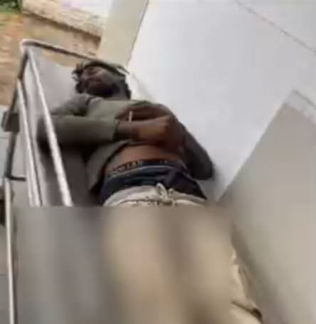 अमानगंज में पेड़ से लटका मिला मजदूर का शव, मौत के कारणों की जांच में जुटी पुलिस | New India Times