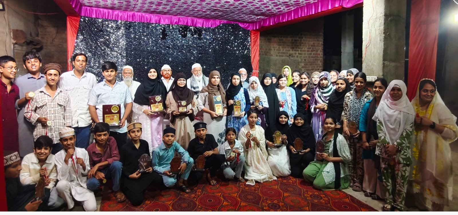नूरी गार्डन में मेधावी छात्रों का सम्मान, मुस्लिम समाज ने दिया शिक्षा को बढ़ावा | New India Times