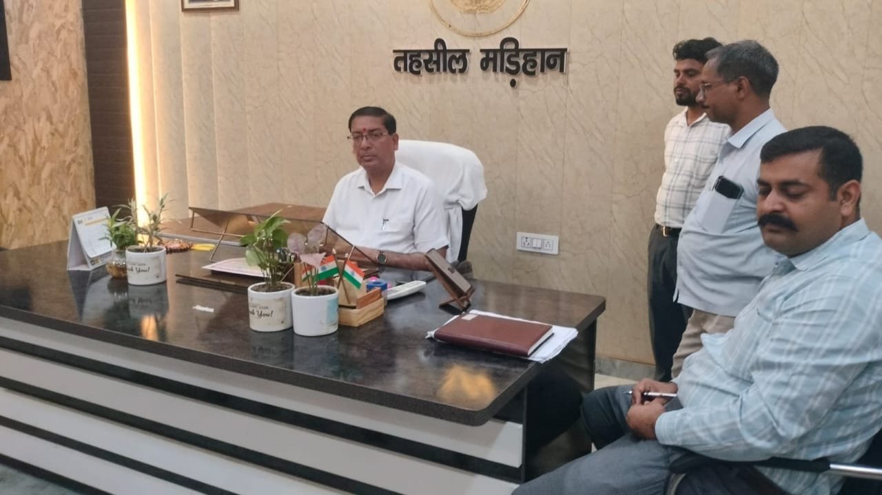 मड़िहान तहसील को मिले नए एसडीएम, संतोष कुमार ओझा ने संभाला कार्यभार 1 मड़िहान तहसील को मिले नए एसडीएम, संतोष कुमार ओझा ने संभाला कार्यभार | New India Times
