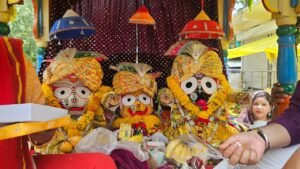 भक्ति और उल्लास के साथ निकली भगवान जगन्नाथ स्वामी की रथयात्रा, श्रद्धालुओं की उमड़ी भीड़
