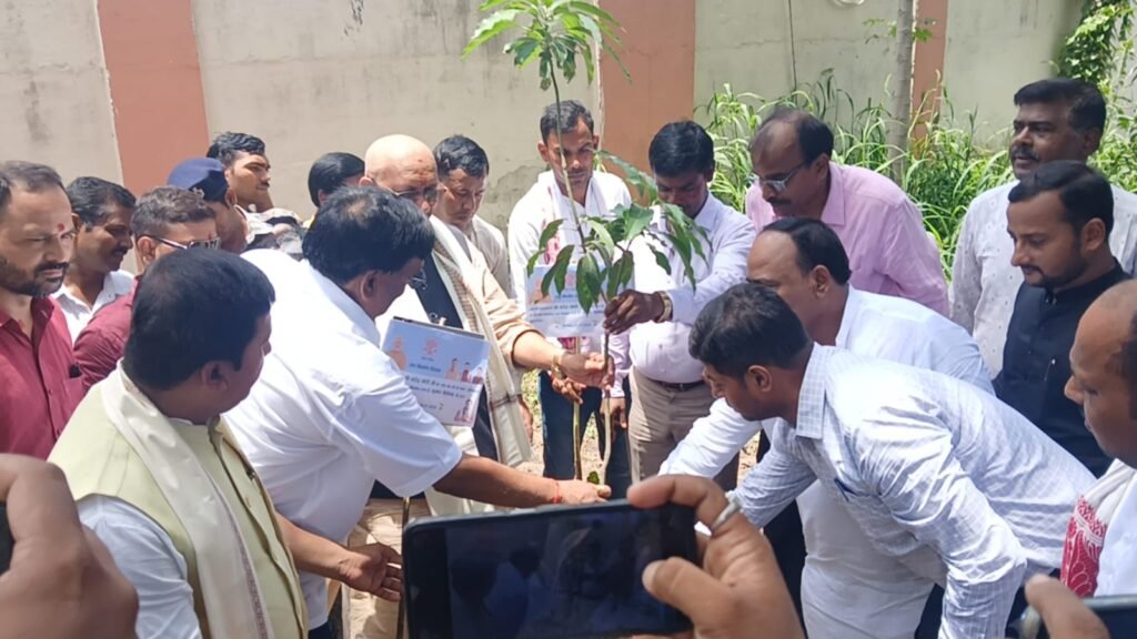 श्रावणी मेला की तैयारियों का पथ निर्माण मंत्री ने लिया जायजा, 22 जुलाई तक सभी कार्य पूरे करने के निर्देश 2 श्रावणी मेला की तैयारियों का पथ निर्माण मंत्री ने लिया जायजा, 22 जुलाई तक सभी कार्य पूरे करने के निर्देश | New India Times