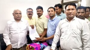 पूर्व सीएम शिवराज की घोषणा, सब व्यापारियों साथ दमुआ के पूर्ण तहसील के विकास की मांग अभी तक अटकी, बीजेपी प्रदेश अध्यक्ष से मिलकर जागी उम्मीद