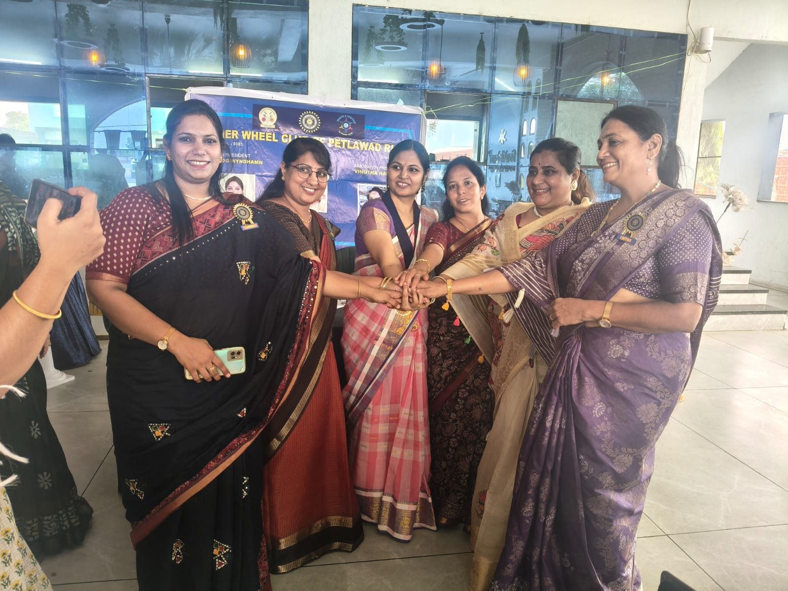 इनरव्हील क्लब पेटलावद की नई कार्यकारिणी ने ली शपथ, सुधा मेहता बनीं अध्यक्ष 1 इनरव्हील क्लब पेटलावद की नई कार्यकारिणी ने ली शपथ, सुधा मेहता बनीं अध्यक्ष | New India Times