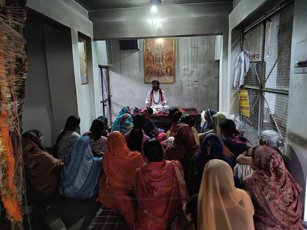 चार दिवसीय प्रवास में रामबाबू पांडेय ने दिया स्वधर्म, संस्कार और संगठन सशक्त करने का संदेश 2 चार दिवसीय प्रवास में रामबाबू पांडेय ने दिया स्वधर्म, संस्कार और संगठन सशक्त करने का संदेश | New India Times