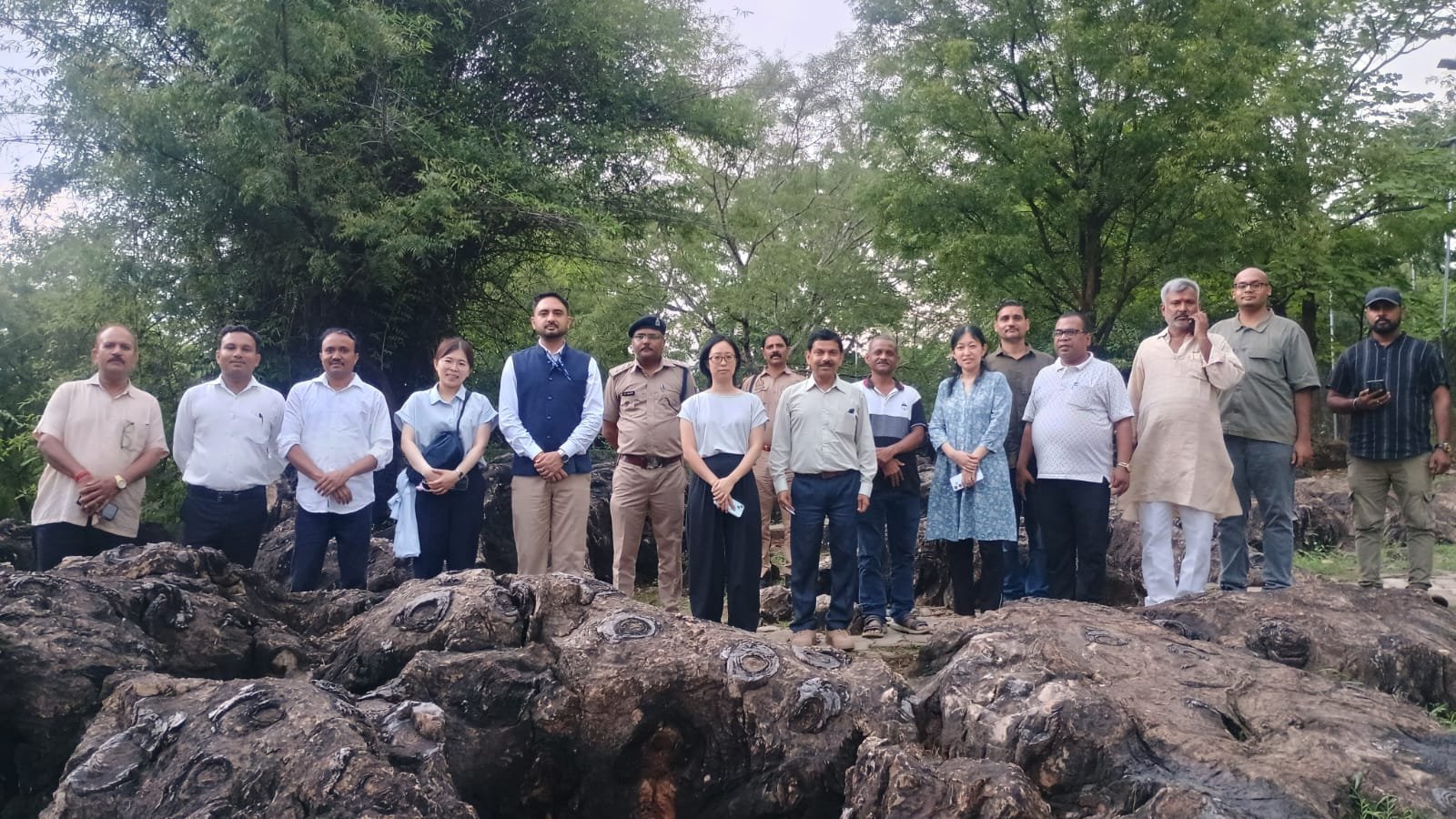 नीति आयोग और जाइका के प्रतिनिधियों ने किया सलखन फॉसिल्स पार्क का भ्रमण, भूवैज्ञानिक धरोहर की सराहना 1 नीति आयोग और जाइका के प्रतिनिधियों ने किया सलखन फॉसिल्स पार्क का भ्रमण, भूवैज्ञानिक धरोहर की सराहना | New India Times