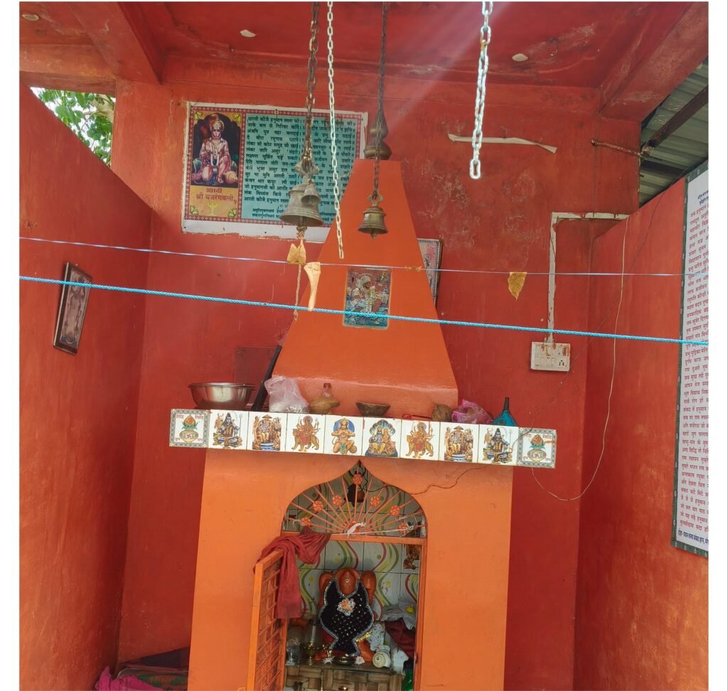 हनुमान मंदिर से दो पीतल के घंटे चोरी, CCTV फुटेज के आधार पर पुलिस ने शुरू की जांच 2 हनुमान मंदिर से दो पीतल के घंटे चोरी, CCTV फुटेज के आधार पर पुलिस ने शुरू की जांच | New India Times