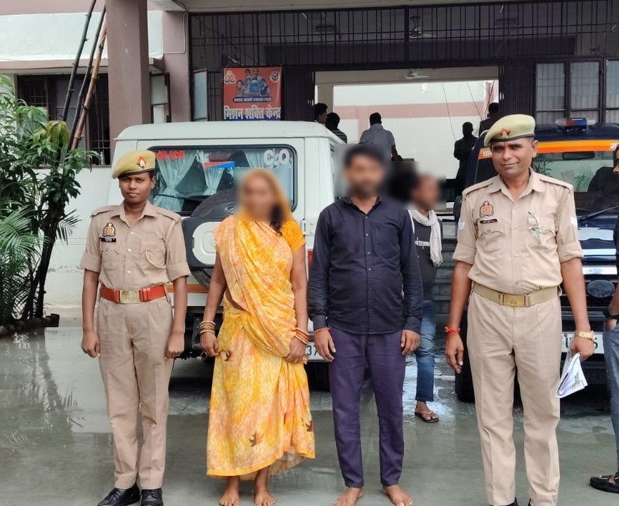 दहेज हत्या के मामले में वांछित दो आरोपी गिरफ्तार, इटवा पुलिस ने न्यायालय भेजा 1 दहेज हत्या के मामले में वांछित दो आरोपी गिरफ्तार, इटवा पुलिस ने न्यायालय भेजा | New India Times