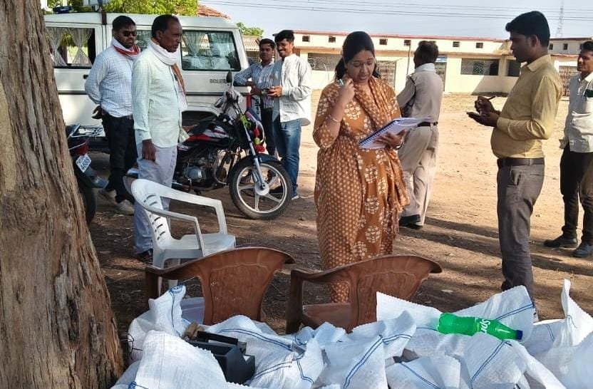 50% से कम प्रगति वाले गांवों में लगेगा फार्मर रजिस्ट्री विशेष कैंप, किसानों से दस्तावेज़ सहित पहुंचने की अपील 1 50% से कम प्रगति वाले गांवों में लगेगा फार्मर रजिस्ट्री विशेष कैंप, किसानों से दस्तावेज़ सहित पहुंचने की अपील | New India Times