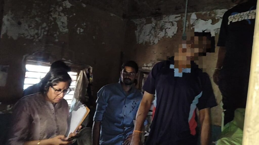अंबाड़ा पुलिस चौकी में नगर सैनिक ने फांसी लगाकर की आत्महत्या, परिजनों का हंगामा; पुलिस पर लगाए गंभीर आरोप 3 अंबाड़ा पुलिस चौकी में नगर सैनिक ने फांसी लगाकर की आत्महत्या, परिजनों का हंगामा; पुलिस पर लगाए गंभीर आरोप | New India Times